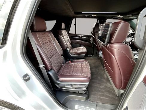 Used 2022 Cadillac Escalade Sport Platinum w/ LPO, Floor Liner Package AWD/4WD image 26