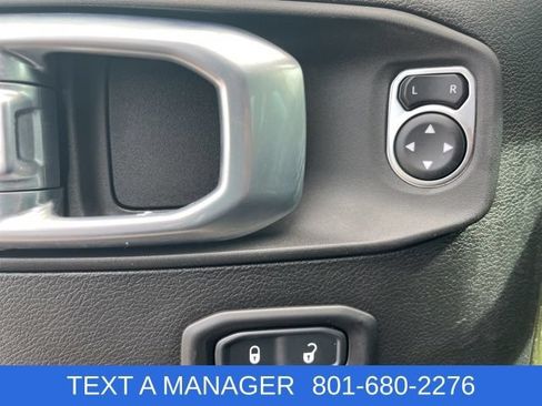 Used 2023 Jeep Gladiator Sport AWD/4WD image 15