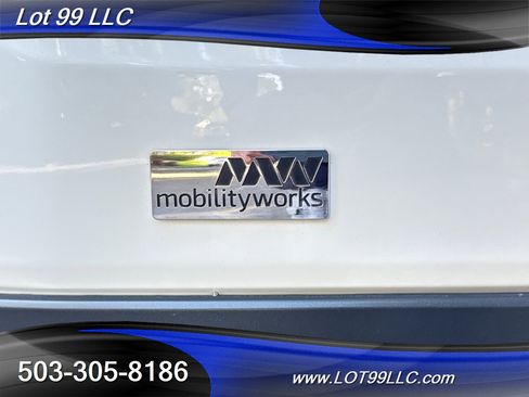 Used 2018 Ford Transit 150 XL image 60