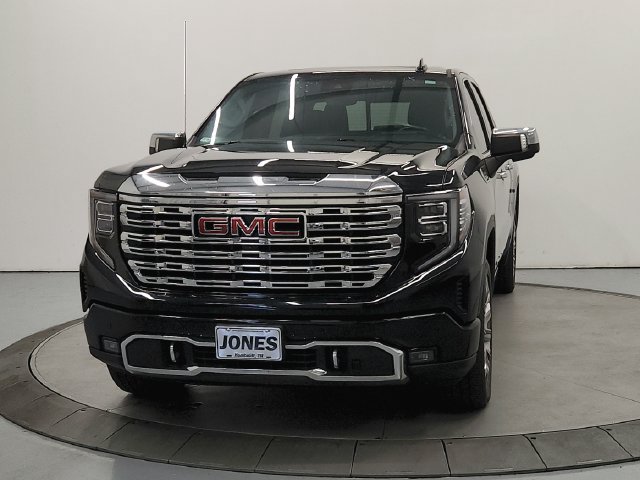 Used 2023 GMC Sierra 1500 Denali w/ Denali Reserve Package AWD/4WD image 4