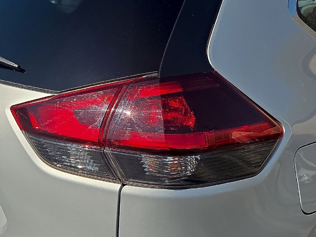 Used 2019 Nissan Rogue SL FWD image 9