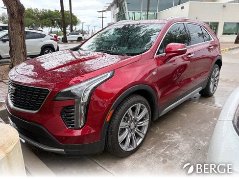 Used 2022 Cadillac XT4 Premium Luxury w/ Enhanced Visibility Package FWD image 2