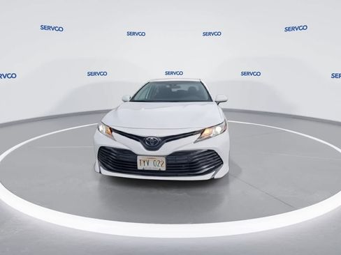 Used 2020 Toyota Camry LE image 3