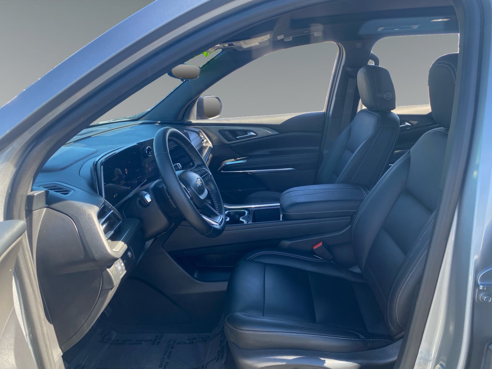 Used 2026 Chevrolet Traverse LT w/ Sun and Wheel Package FWD image 9