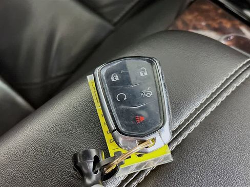 Used 2016 Cadillac XTS Luxury image 21