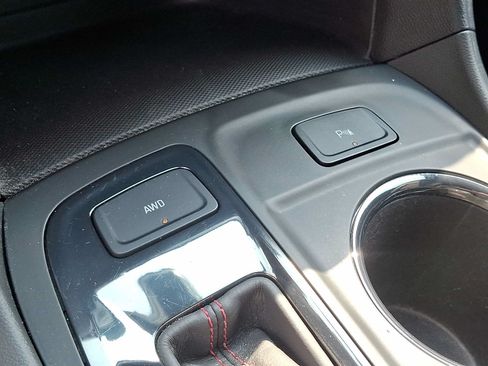 Certified 2023 Chevrolet Equinox RS w/ LPO, Floor Liner Package AWD/4WD image 23