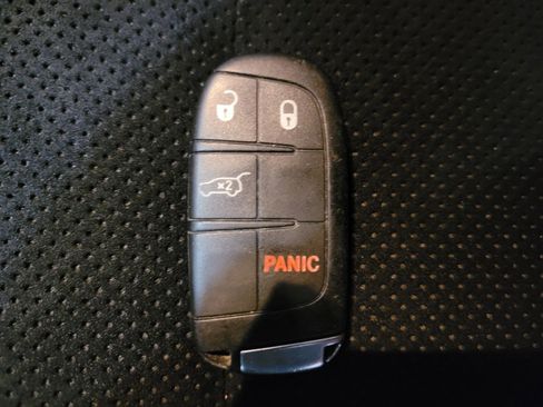 Used 2018 Jeep Grand Cherokee Laredo AWD/4WD image 32