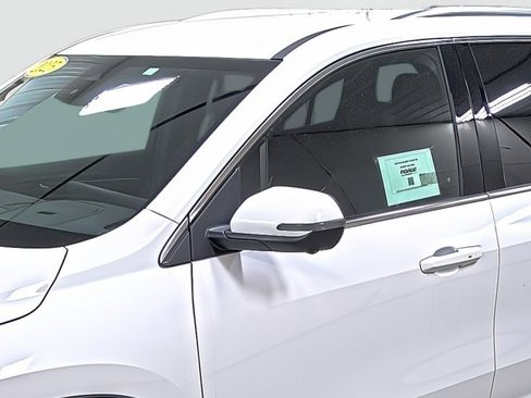 Used 2025 Buick Enclave Preferred AWD/4WD image 8