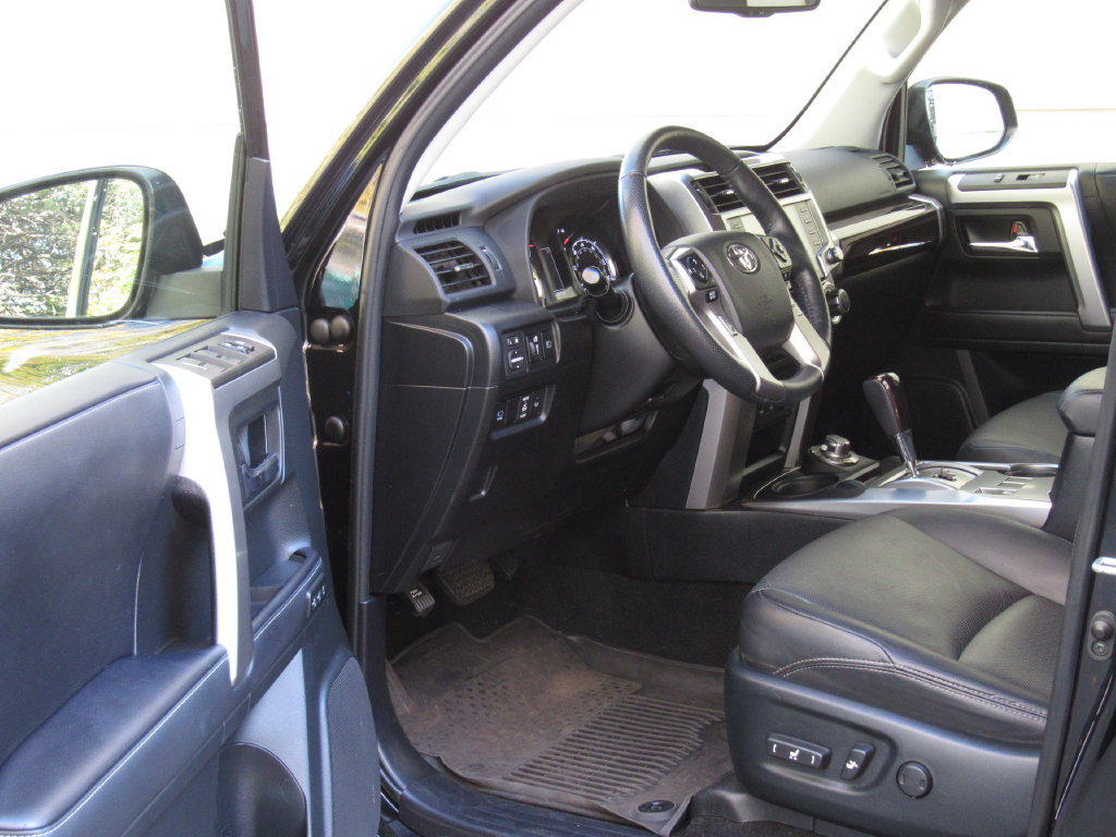 Used 2023 Toyota 4Runner Limited AWD/4WD image 9