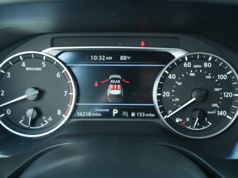 Used 2024 Nissan Rogue SV FWD image 30