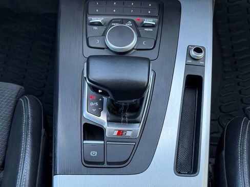 Used 2020 Audi SQ5 Premium w/ Convenience Package image 16