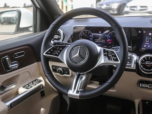 New 2026 Mercedes-Benz GLB 250 4MATIC image 13