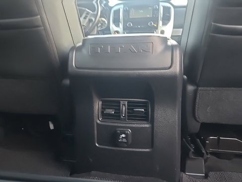 Used 2018 Nissan Titan PRO-4X image 28