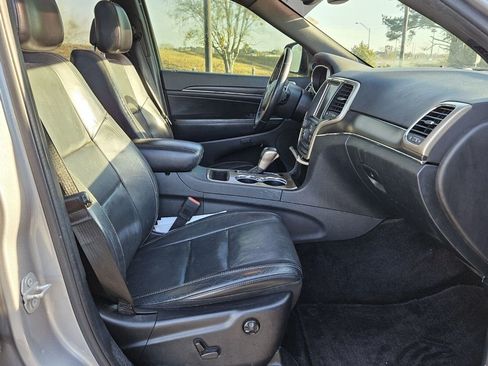 Used 2016 Jeep Grand Cherokee Limited w/ Luxury Group II RWD image 15