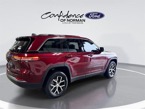 Used 2025 Jeep Grand Cherokee Limited image 9