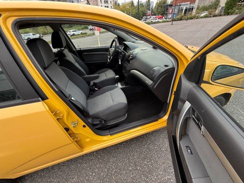 Used 2011 Chevrolet Aveo5 LT w/ Power and Convenience Package image 16