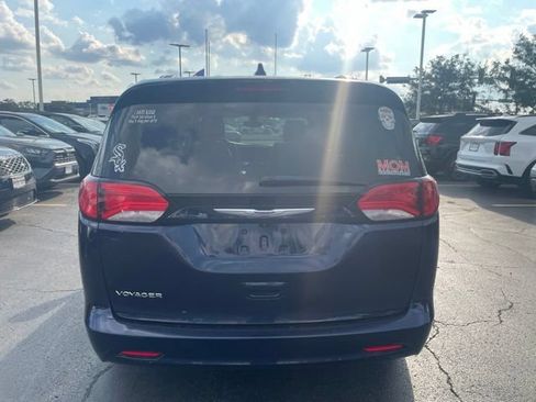 Used 2020 Chrysler Voyager Lxi FWD image 3