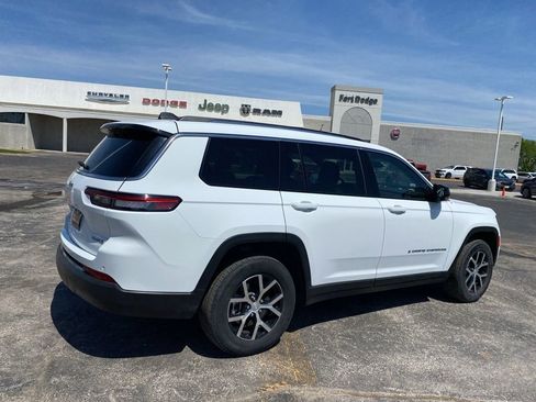 Used 2023 Jeep Grand Cherokee L Limited AWD/4WD image 5