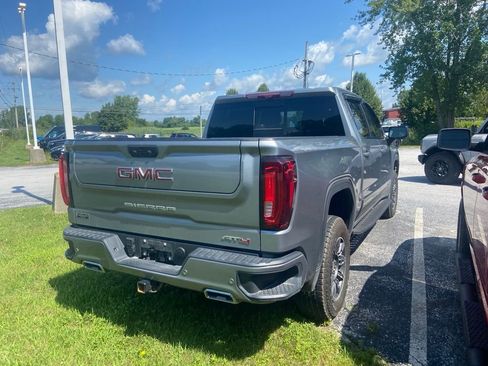 Used 2024 GMC Sierra 1500 AT4 w/ Technology Package AWD/4WD image 5