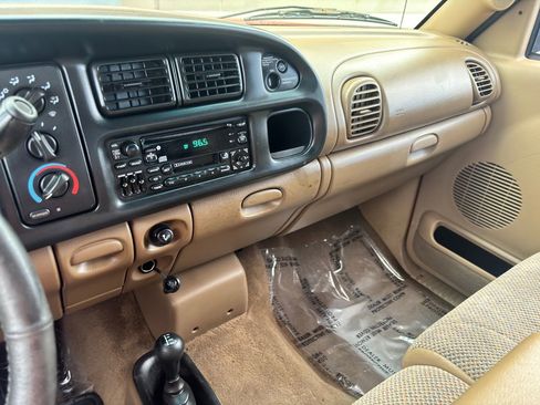 Used 1999 Dodge Ram 1500 Truck 4x4 Quad Cab image 25