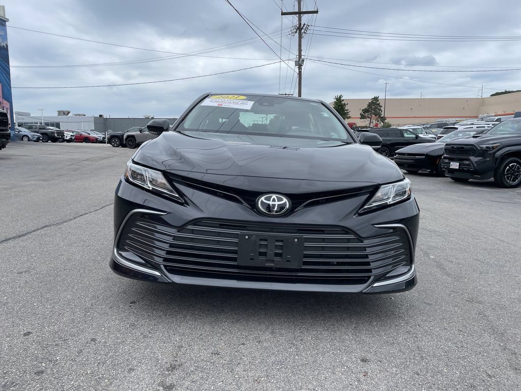 Used 2021 Toyota Camry LE w/ Cold Weather Package FWD image 5