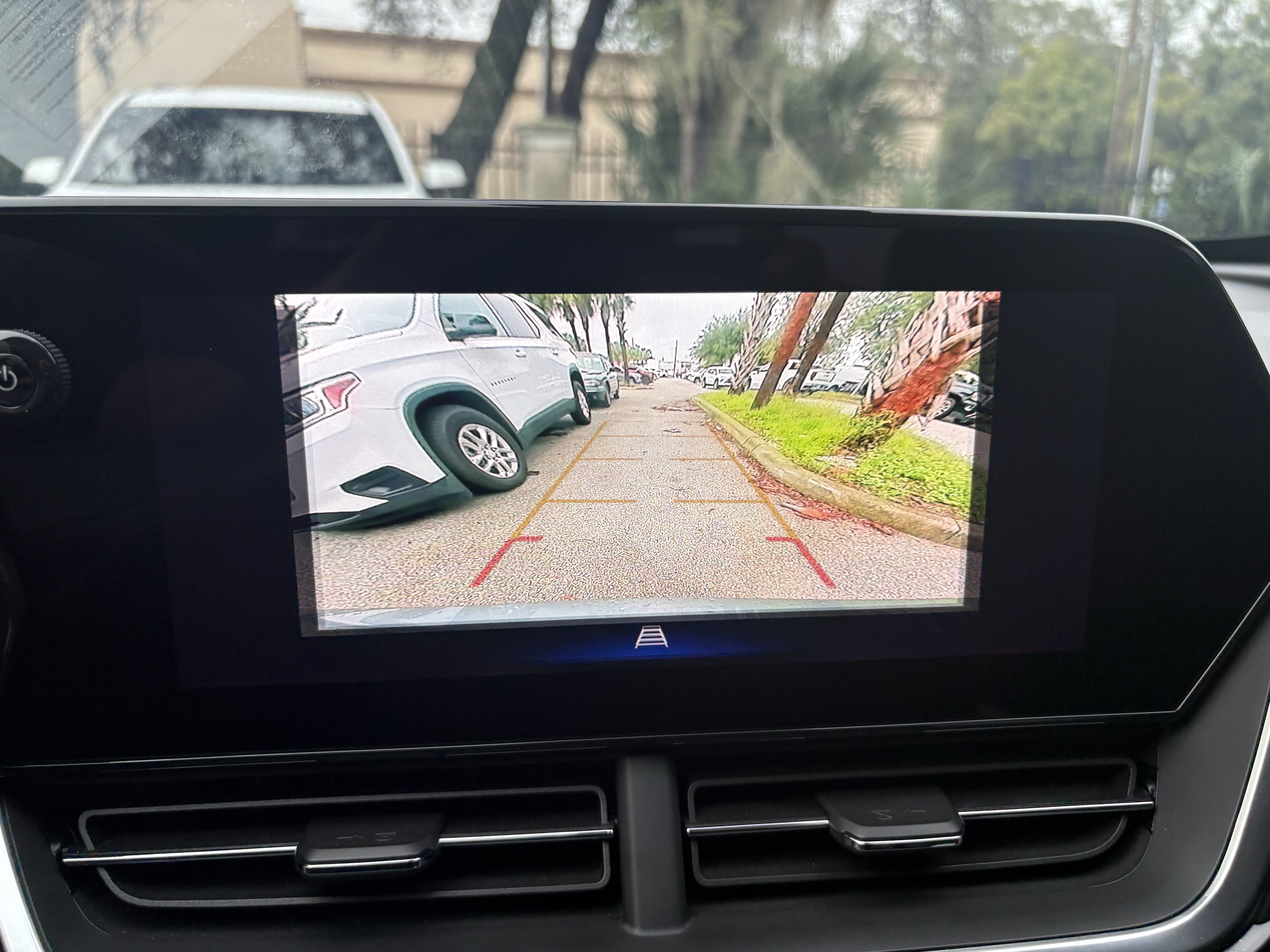 Used 2024 Chevrolet Trax RS FWD image 12