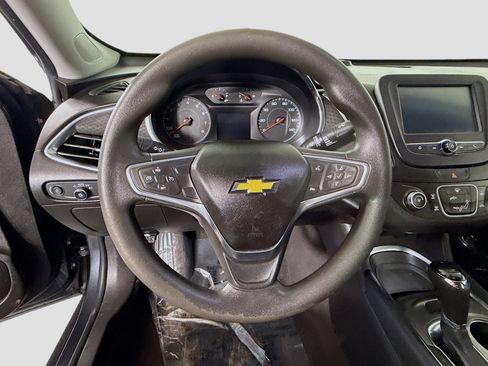 Used 2018 Chevrolet Malibu LT image 13