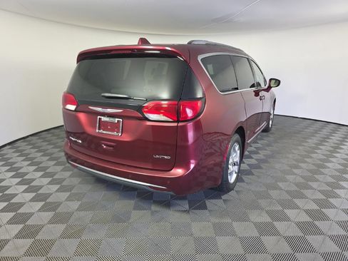 Used 2018 Chrysler Pacifica Limited FWD image 5