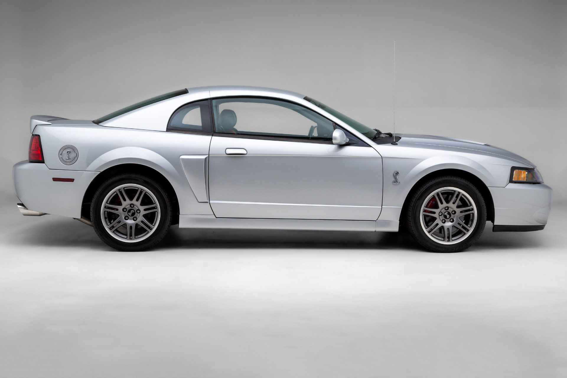 Used 2003 Ford Mustang Cobra RWD image 2