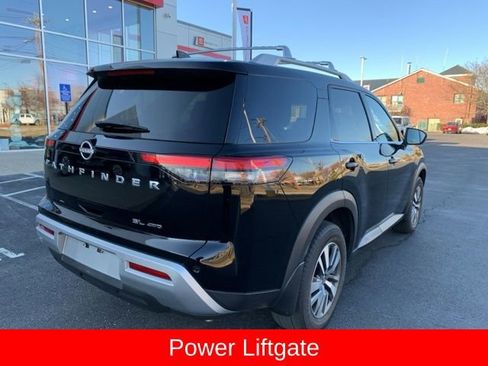 Used 2023 Nissan Pathfinder SL image 3