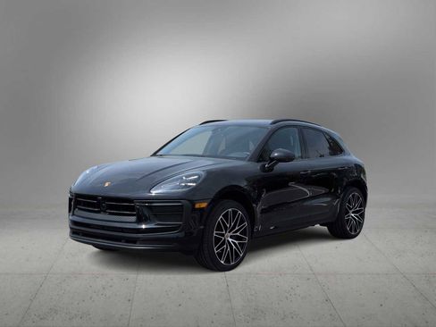 Used 2024 Porsche Macan AWD/4WD image 4