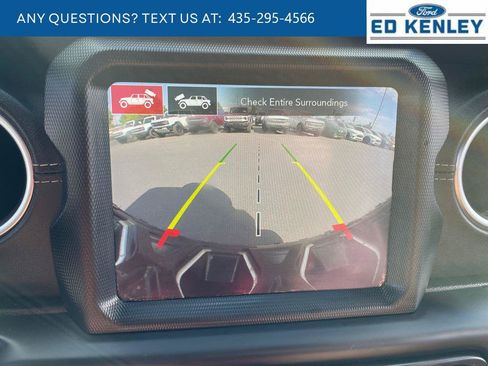 Used 2021 Jeep Wrangler Unlimited Sahara w/ Cold Weather Group AWD/4WD image 11