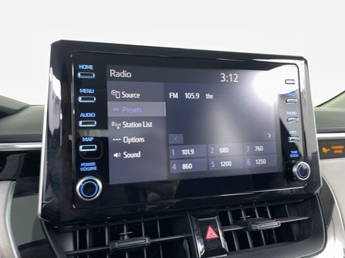 Used 2020 Toyota Corolla LE image 14