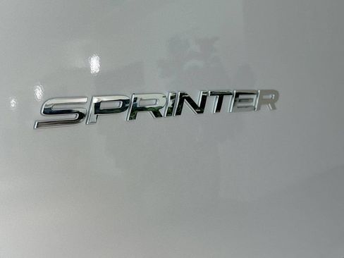 Used 2024 Mercedes-Benz Sprinter 2500 image 26