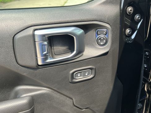 Used 2023 Jeep Wrangler Unlimited Sport AWD/4WD image 20