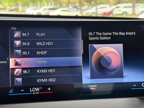 Used 2023 BMW iX xDrive50 w/ Premium Package image 25