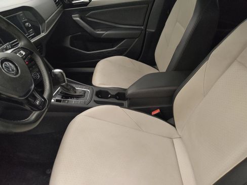 Used 2019 Volkswagen Jetta R-Line w/ R-Line Cold Weather Package FWD image 17
