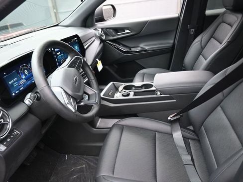 New 2026 Chevrolet Equinox LT w/ Convenience Package II image 8