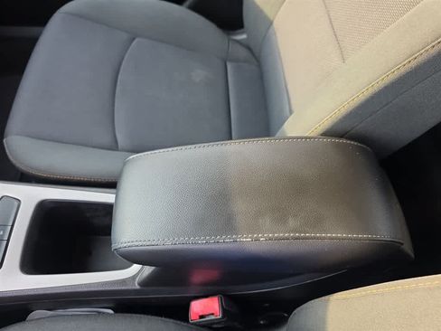 Used 2017 Chevrolet Cruze LS FWD image 24