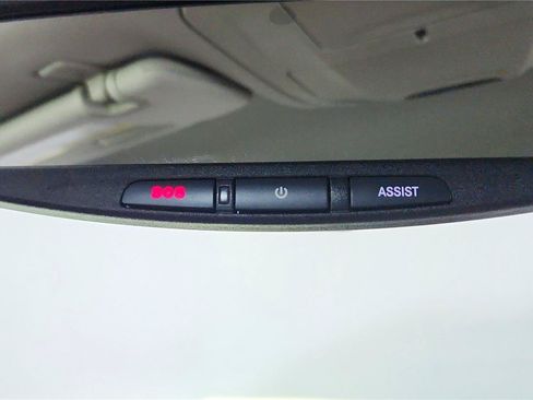 Used 2021 Chrysler Pacifica Touring-L w/ Uconnect Theater Family Group FWD image 28