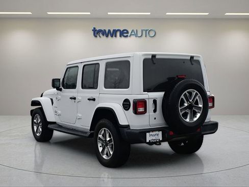 Used 2020 Jeep Wrangler Unlimited Sahara w/ Uconnect 4C Nav & Sound Group AWD/4WD image 3