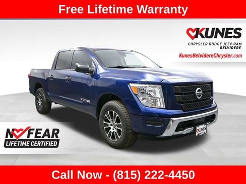 Used 2022 Nissan Titan SV image 1