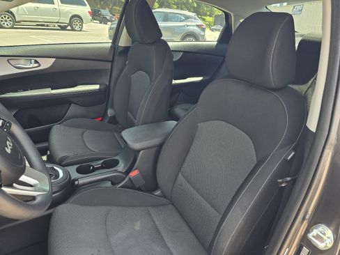 Used 2024 Kia Forte LXS w/ LXS Technology Package FWD image 13