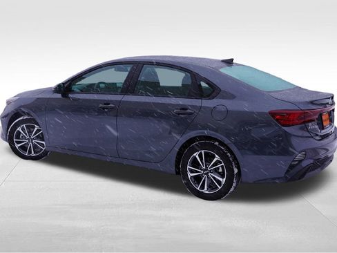 Certified 2022 Kia Forte LXS w/ LXS Technology Package image 9