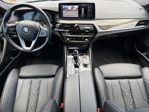 Used 2023 BMW 530i w/ Convenience Package RWD image 3