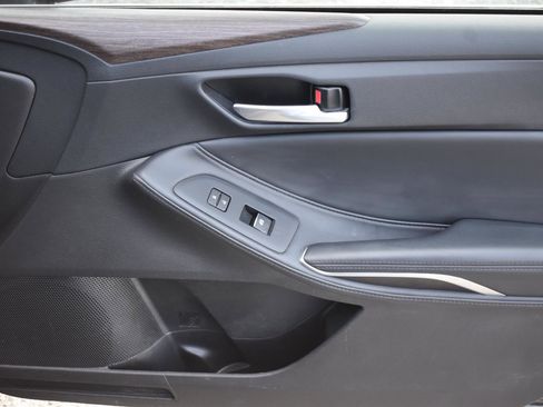 Used 2020 Toyota Avalon XLE w/ All Weather Liner Package image 12