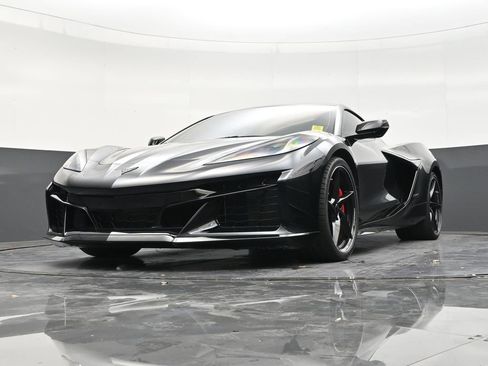 Used 2025 Chevrolet Corvette E-Ray AWD/4WD image 27