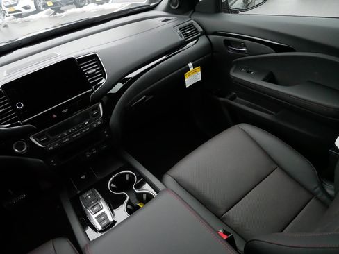 Certified 2026 Honda Ridgeline Black Edition image 11