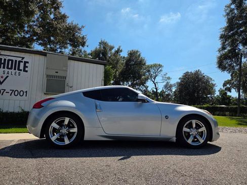 Used 2009 Nissan 370Z Touring image 5