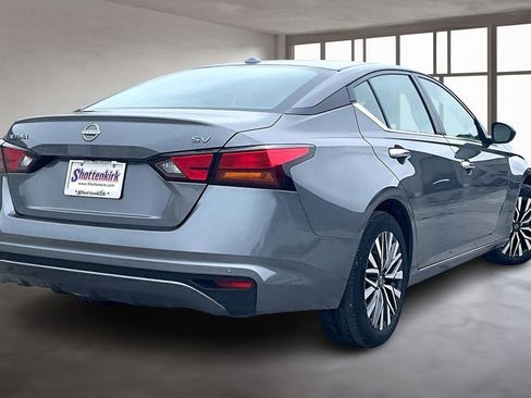Used 2024 Nissan Altima 2.5 SV image 6